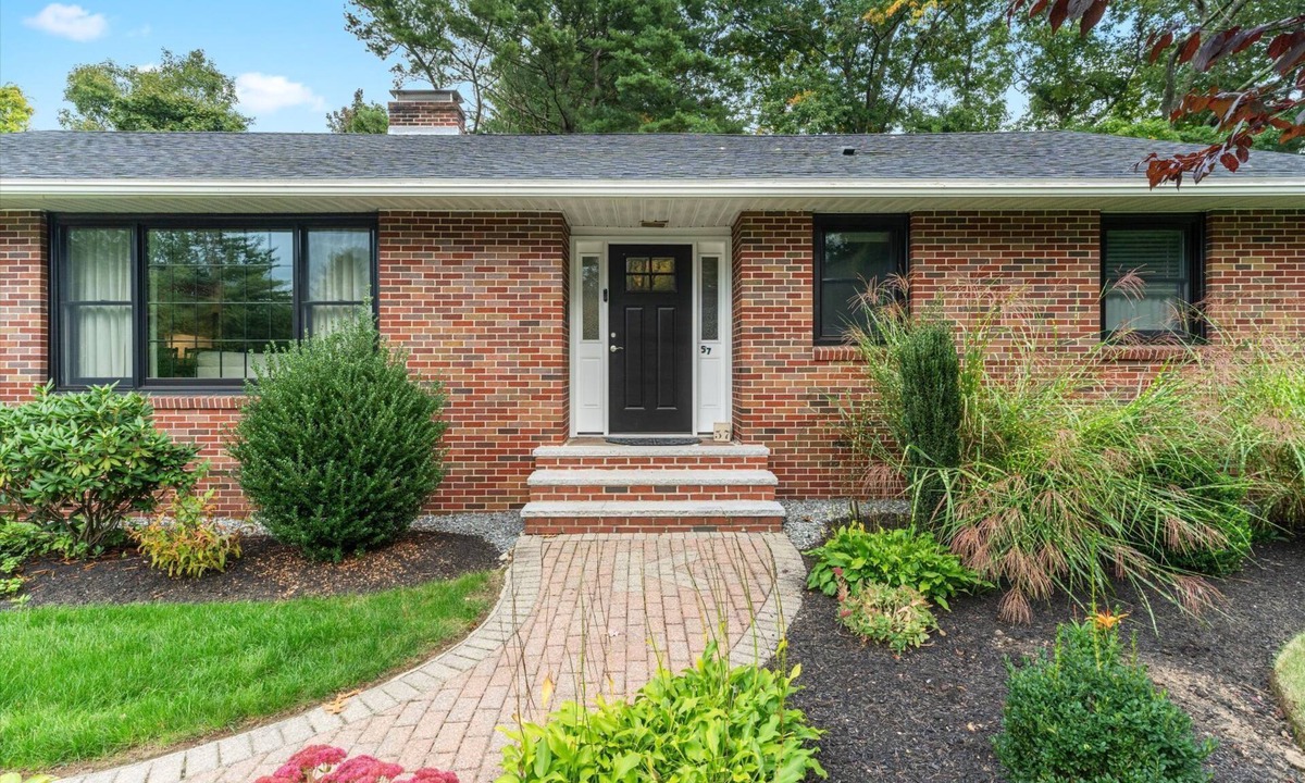 Andover House | Andover in-town, upscale furnished home, single level living & 2-car garage