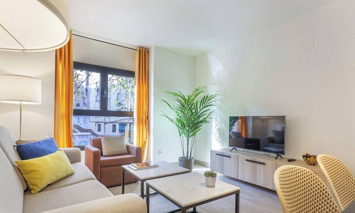 Atocha Apartment | Antonio Lopez XV apartment in Madrid