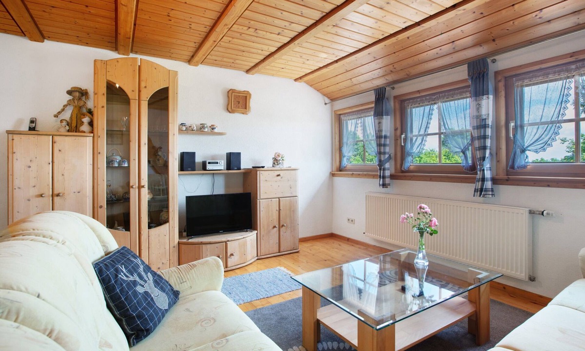 Wolpadingen Apartment | Apartment "Süd" with Balcony