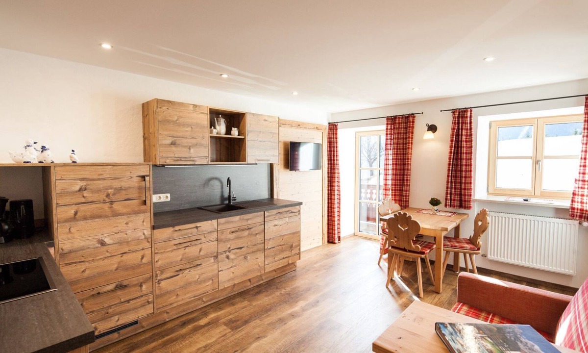 Ramsau bei Berchtesgaden Apartment | Apartment no. 4, 1-2 pers., 32 sqm, balcony, W-LAN, living room and bedroom, west