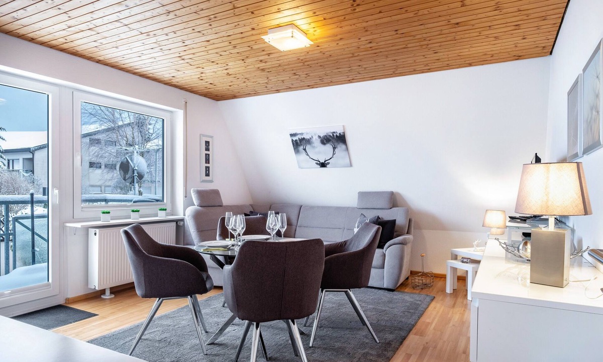 Schoenwald Apartment | Apartment 'Schwarzwaldblick D App 10 with Pool, Sauna, Mountain View, Wi-Fi