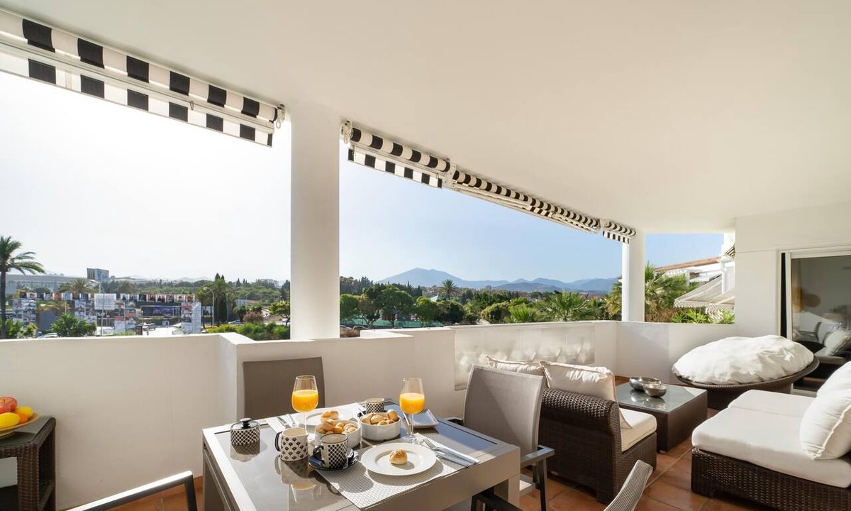 Puerto Banus Apartment | Apartment in Playa Rocío for 6 people | 220