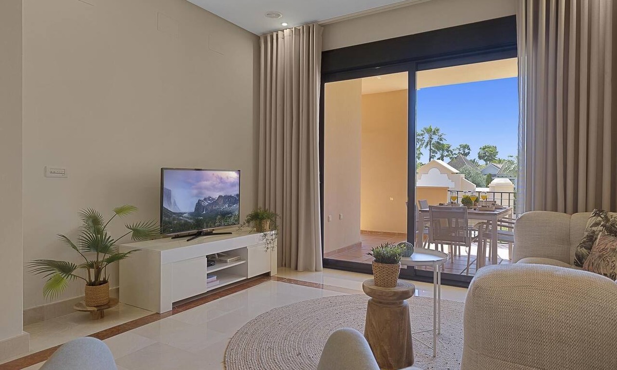 Puerto Banus Apartment | Apartment in Las Mimosas de Banús for 4 people | 22E