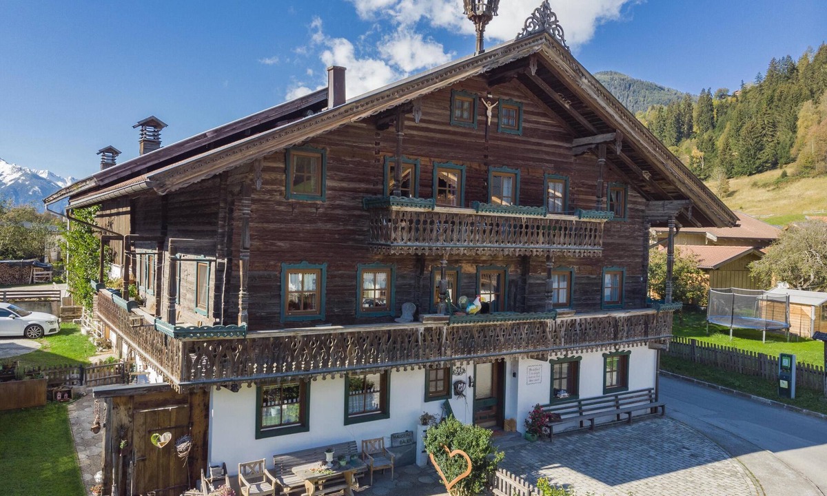 Bramberg am Wildkogel Apartment | Apartmenet on farm near 2 ski resorts