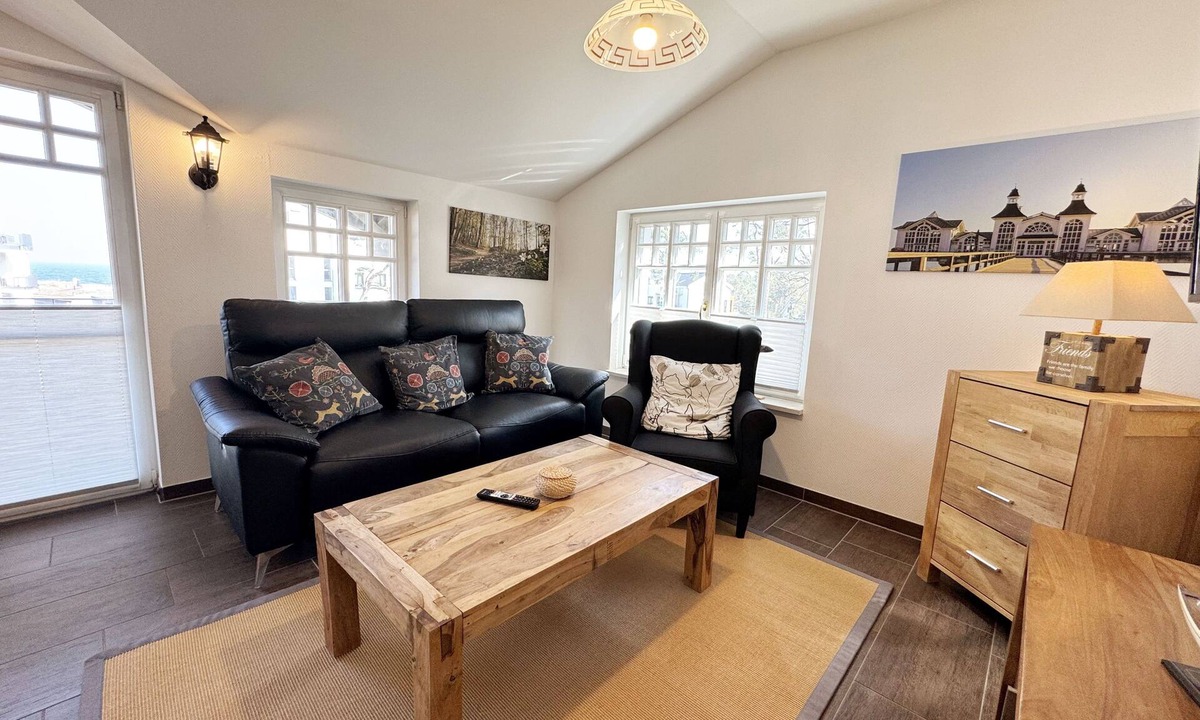 Ostseebad Baabe Villa | Apartment 04 with fireplace, balcony & sea view - A: Haus Strandkiefer - close to the beach