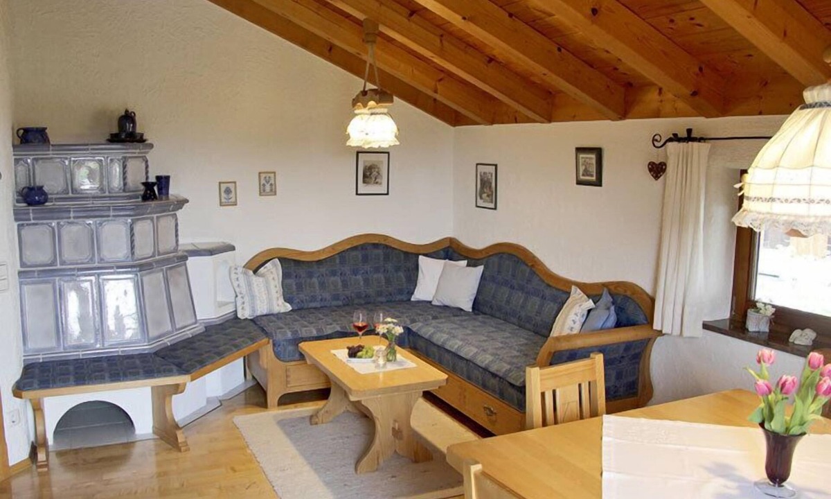 Uebersee Apartment | Apartment 75 sqm, for 4 persons with tiled stove and balcony