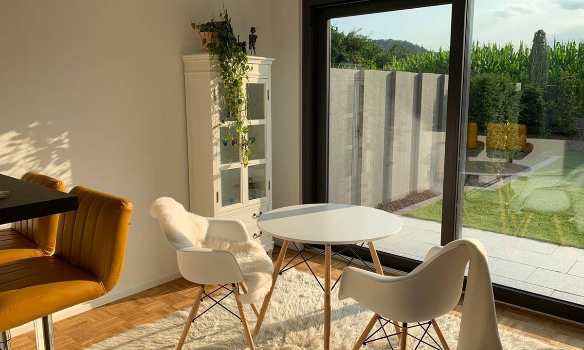 Steisslingen Apartment | Apartment, adjacent is a new development area, is currently being developed.
