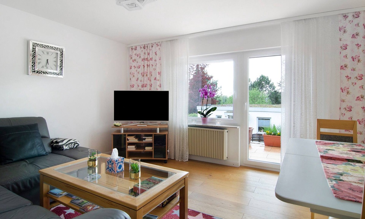 Ueberlingen Apartment | Apartment "Aida" with Private Garden and Wi-Fi