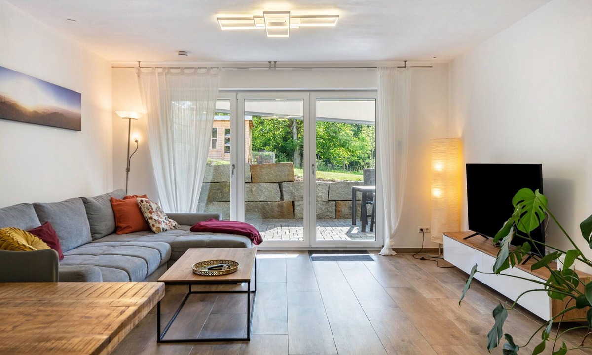 Badenweiler Apartment | Apartment 'Am Park' with Shared Terrace, Garden and Wi-Fi