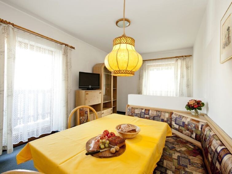 Hopfgarten Markt Apartment | Apartment Brixental in Hopfgarten im Brixental - 5 persons, 2 bedrooms