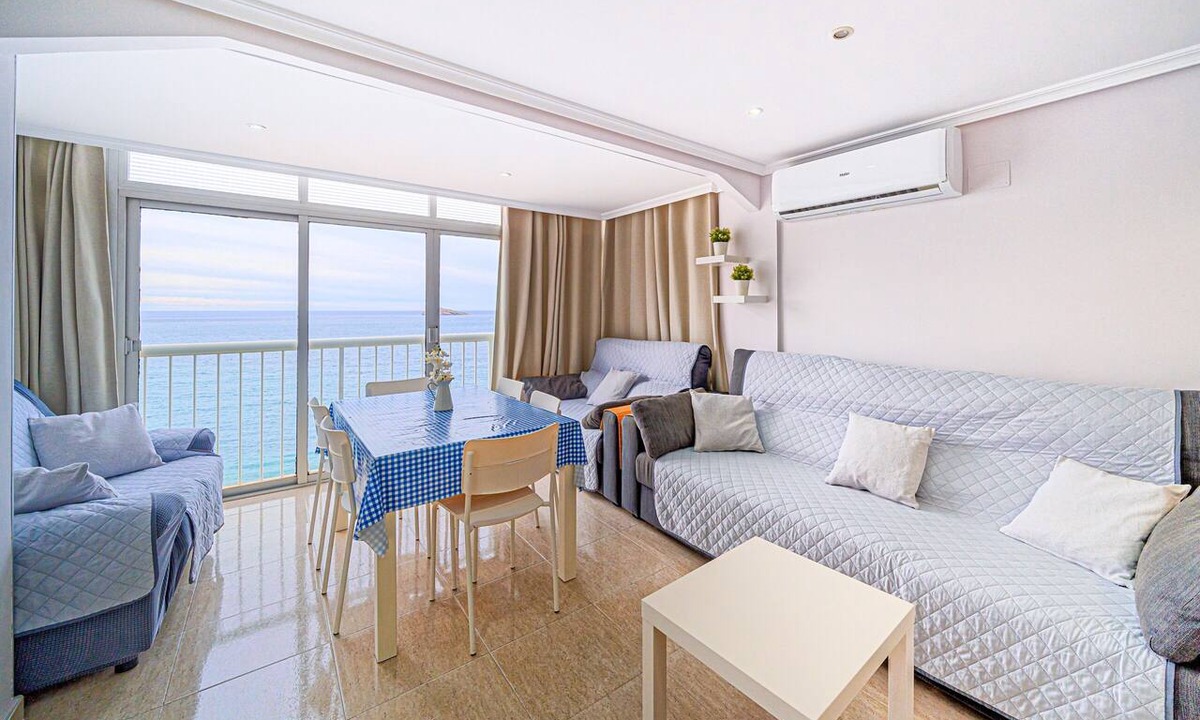 Benidorm Apartment | Apartment Avenida Madrid with Shared Pool and Garden