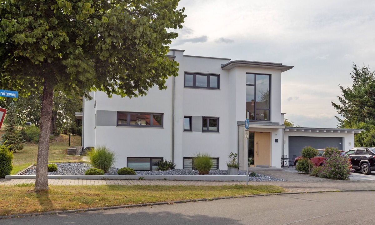 Orsingen-Nenzingen Apartment | Apartment 'Casa Simona' for 5 Guests with Wi-Fi