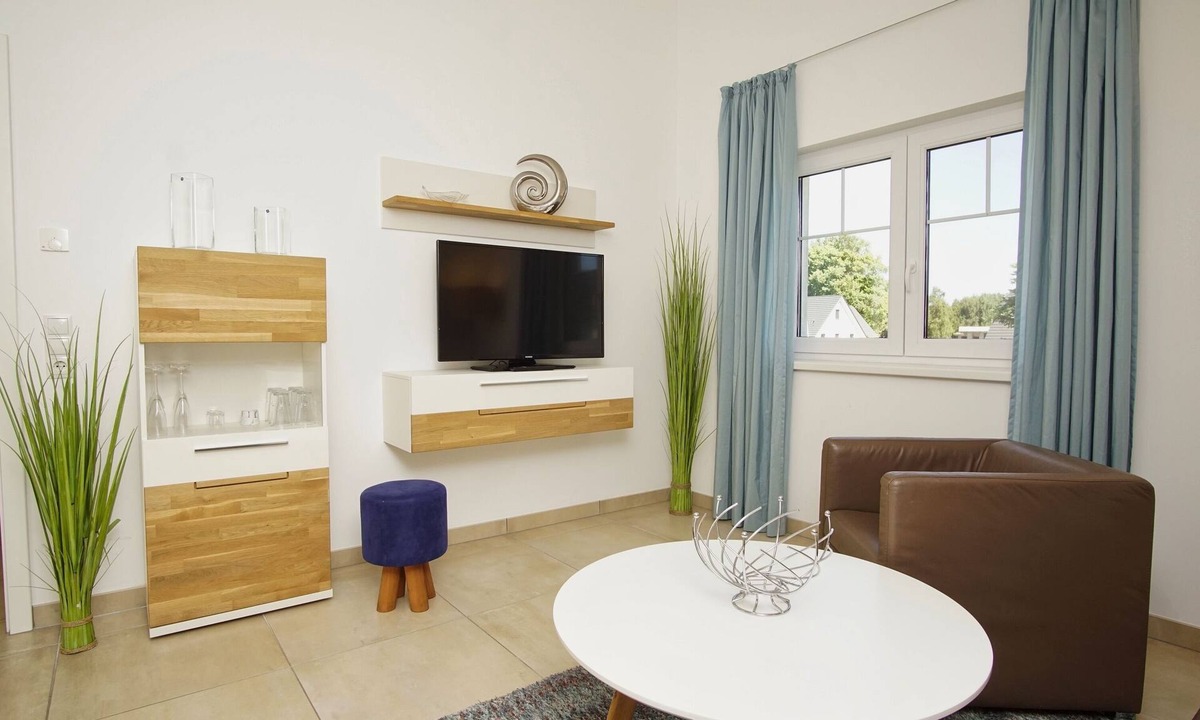 Lobbe Apartment | Apartment close to the beach with balcony, use of swimming pool and sauna - Rex Rugia