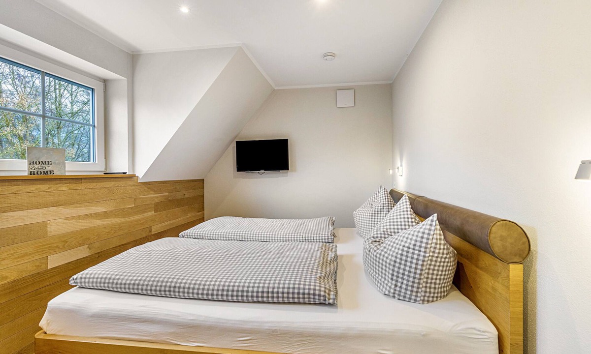Kickenbach Apartment | Apartment 'Ferienwohnung Nachtigal C, 50qm' with Mountain View, Shared Terrace and Wi-Fi