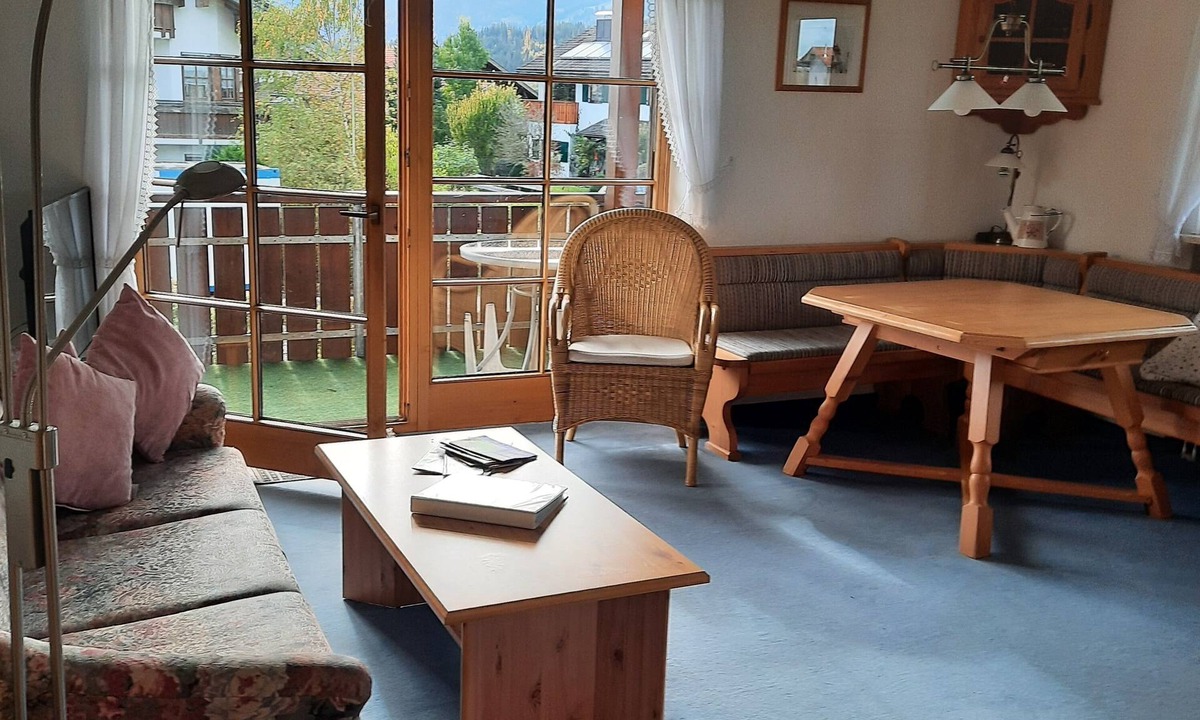 Sonthofen Apartment | Apartment 'Ferienwohnung Hörnerblick 32' with Mountain View, Balcony and Wi-Fi