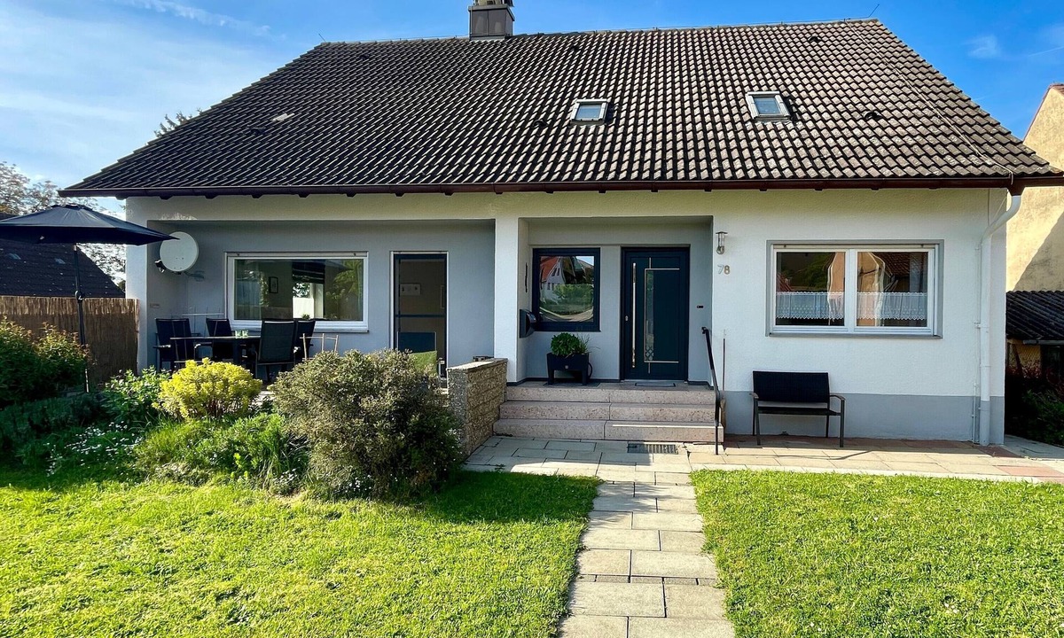 Gerolfingen Apartment | Apartment "Dorfliebe" with Private Terrace and Garden