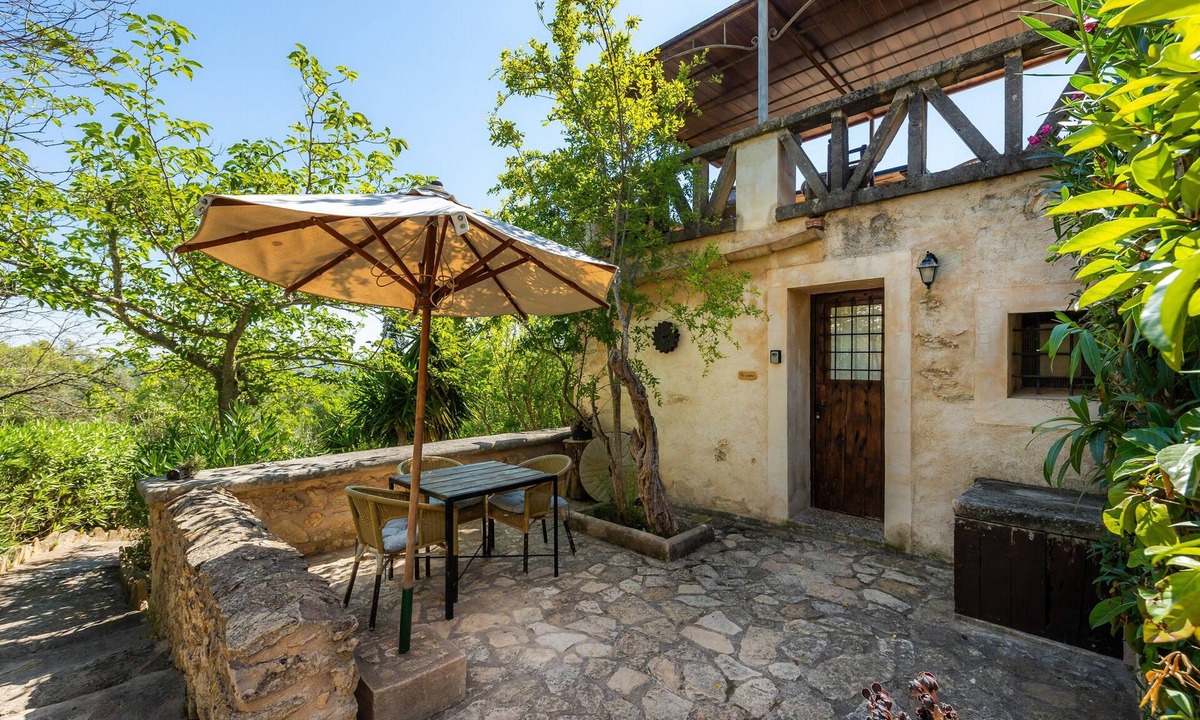 Petra Apartment | Apartment "Es Sostre" with Mountain View, Shared Pool & Wi-Fi