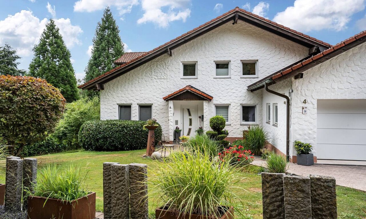 Lossburg Apartment | Apartment 'Ferienglück Vogelsang' with Private Terrace, Garden, and Wi-Fi