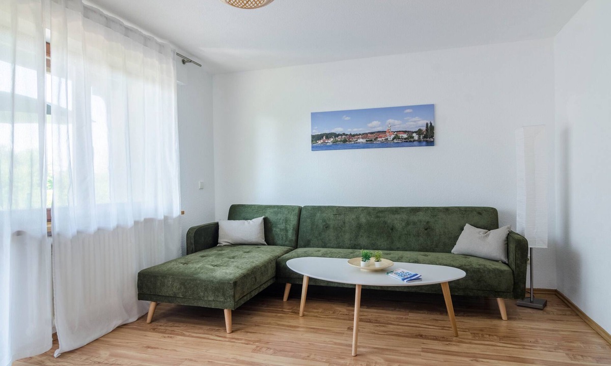 Ueberlingen Apartment | Apartment Ferienwohnung zum Hecht with Wi-Fi & Balcony