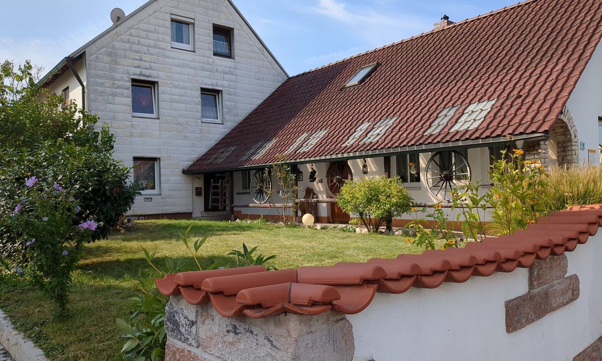 Veitsbronn Apartment | Apartment 'Ferienwohnung Alafia' with Shared Garden and Wi-Fi