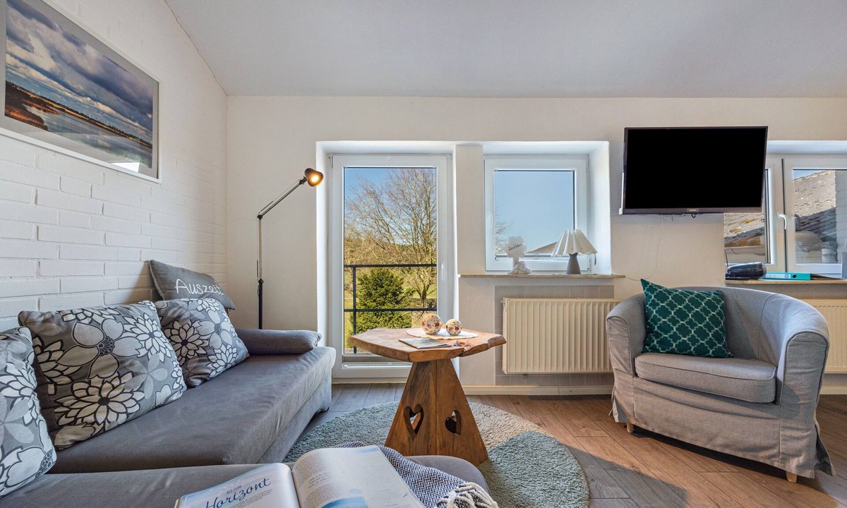 Bielenberg Apartment | Apartment 'Ferienwohnung 1' with Private Terrace, Shared Garden