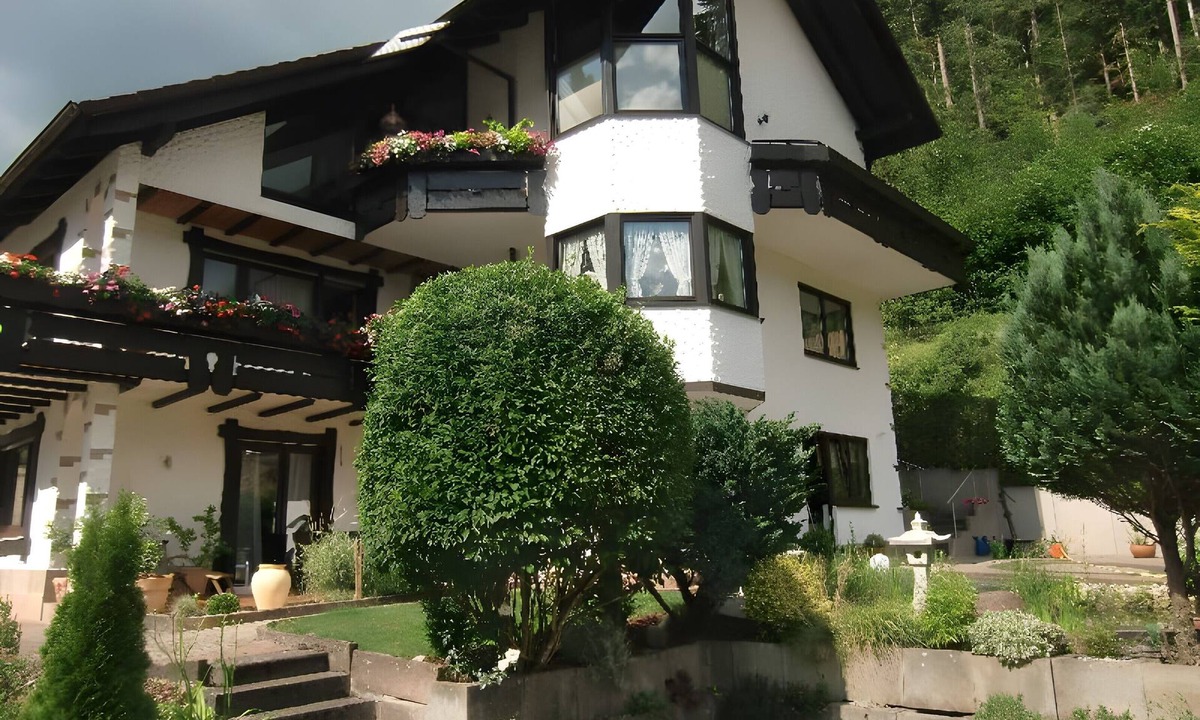 Hornberg Apartment | Apartment 'Ferienwohnung Uli Schätzle' with Mountain View, Private Terrace and Wi-Fi