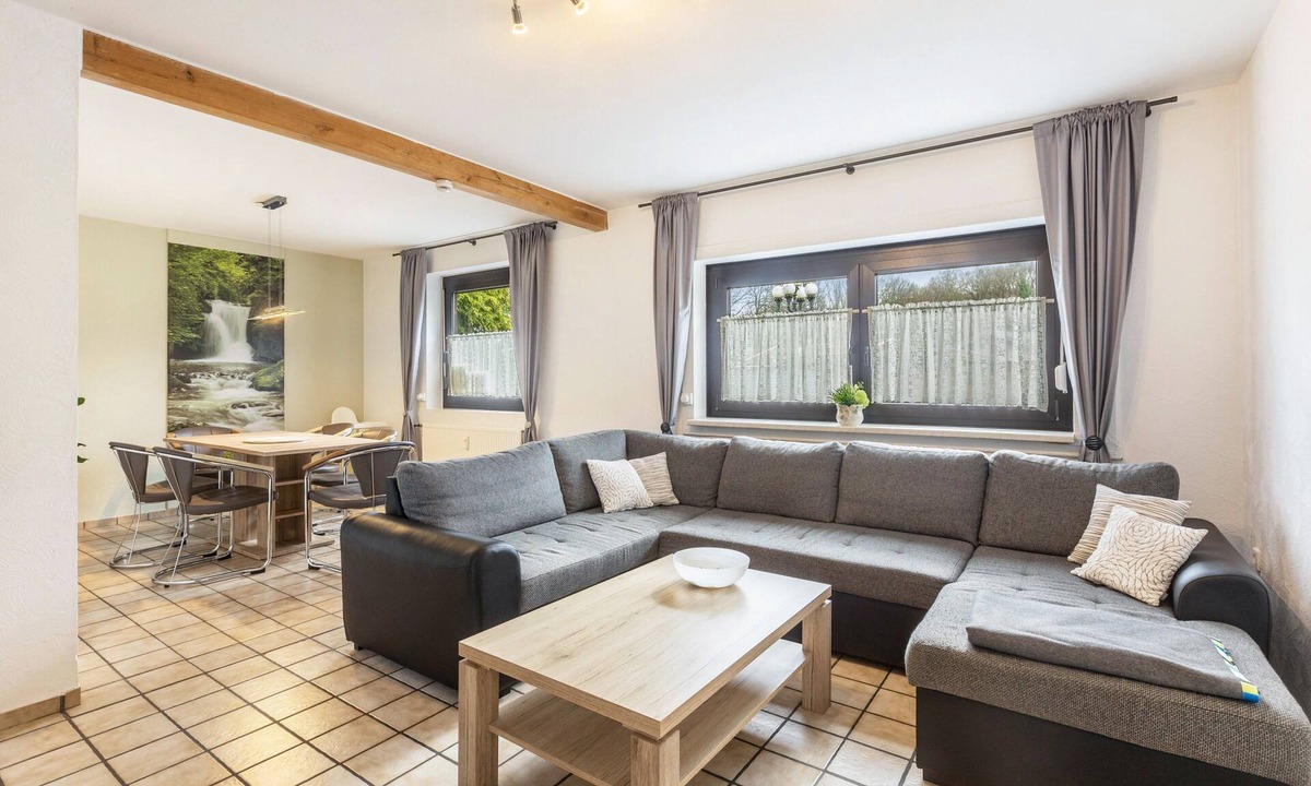 Moehnesee Apartment | Apartment 'Ferienwohnung Möhne' with Shared Terrace, Private Garden and Wi-Fi