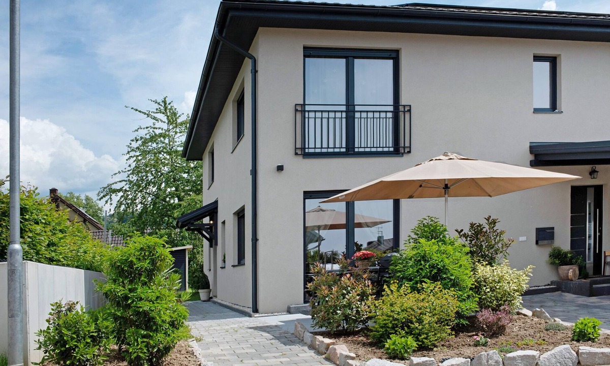 Laufen Apartment | Apartment 'Ferienwohnung Am Rebberg' with Private Terrace, Private Garden and Wi-Fi