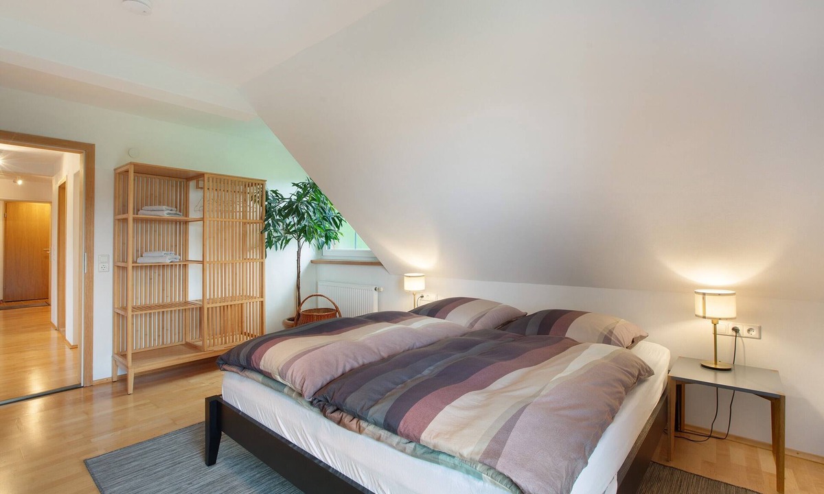 Weilheim Apartment | Apartment 'Ferienwohnung Fellagrün' with Mountain View, Shared Garden and Wi-Fi