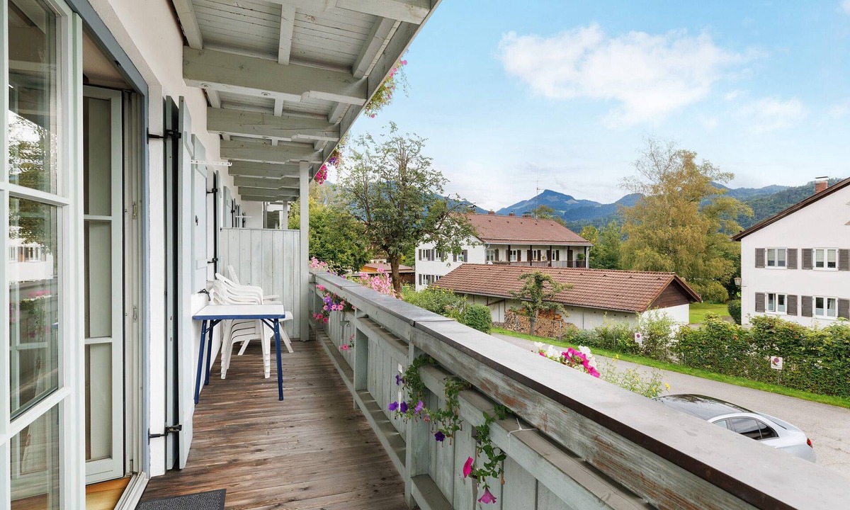 Oberaudorf Apartment | Apartment 'Fewo Brünnstein- Nr 28 Pool, Sauna' with Mountain View, Shared Garden & Wi-Fi