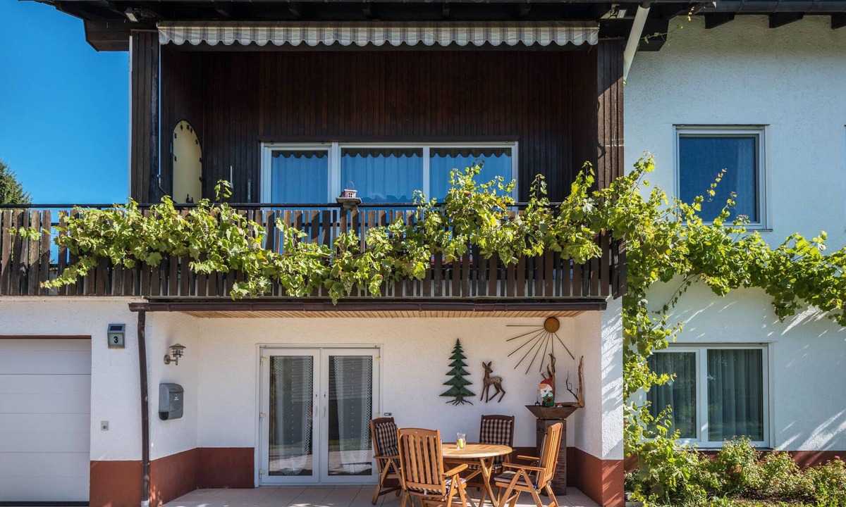 Urberg Apartment | Apartment 'Haus Isele' with Mountain View, Terrace and Wi-Fi
