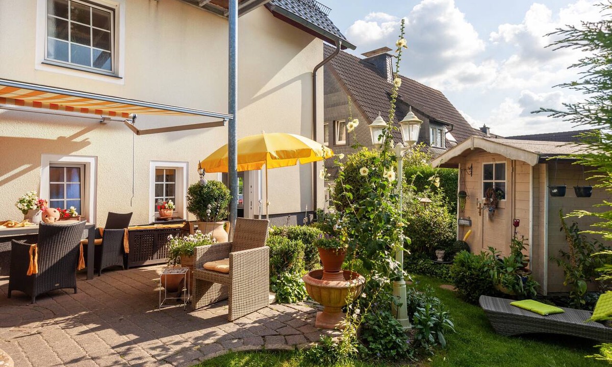 Arnsberg Apartment | Apartment 'Haus Ute' with Private Terrace, Private Garden and Wi-Fi
