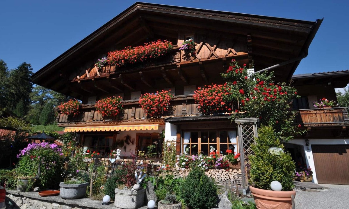 Obergrainau Apartment | Apartment 'Höllental' with Mountain View, Balcony and Wi-Fi