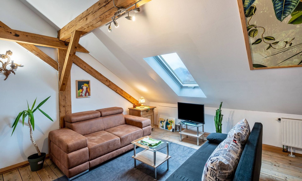Nussdorf am Inn House | Apartment In A Hotel 'Nußdorfer Hof - Apartment 15' with Mountain View, Balcony and Wi-Fi