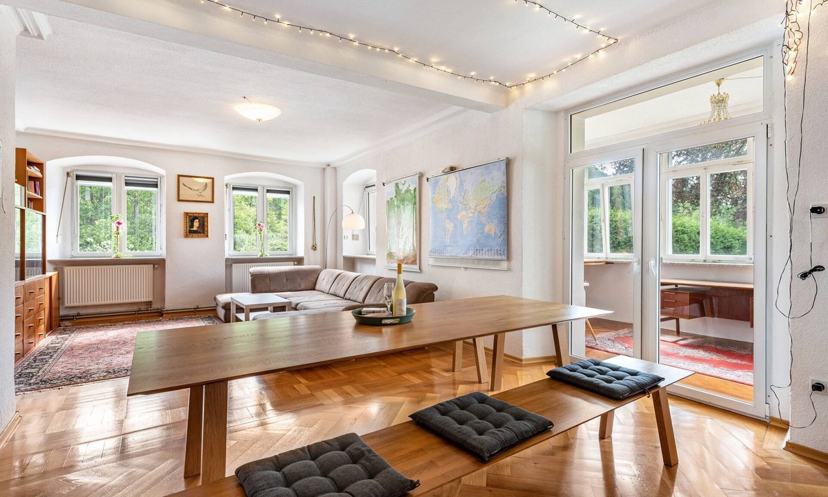 Stockach House | Apartment in Historic Villa with Wi-Fi