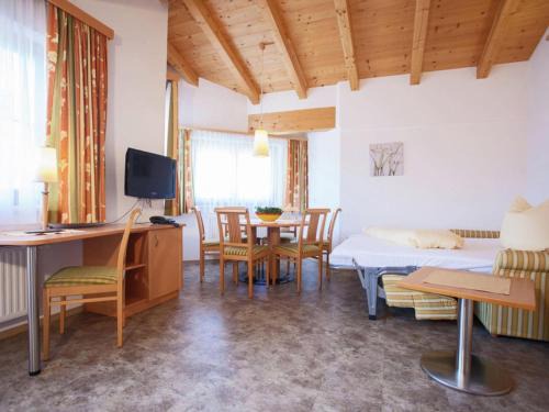 Stumm Apartment | Apartment in Kaltenbach near Ski Lift
