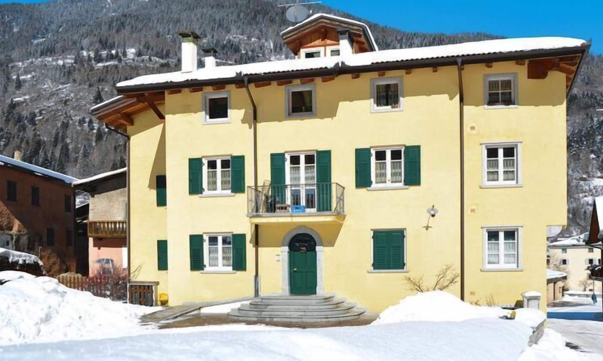 Pellizzano Apartment | Apartment in Pellizzano with heating