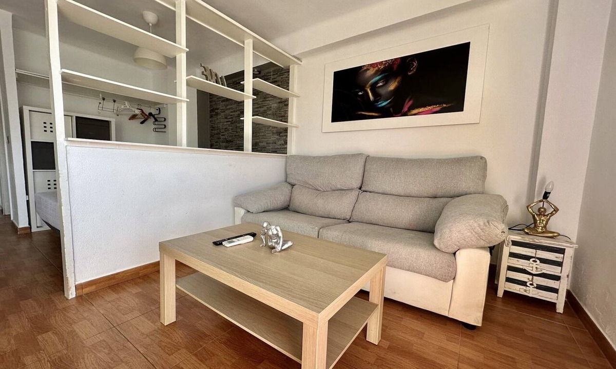 Torremolinos City Centre Apartment | Apartment in Torremolinos with Sea Views