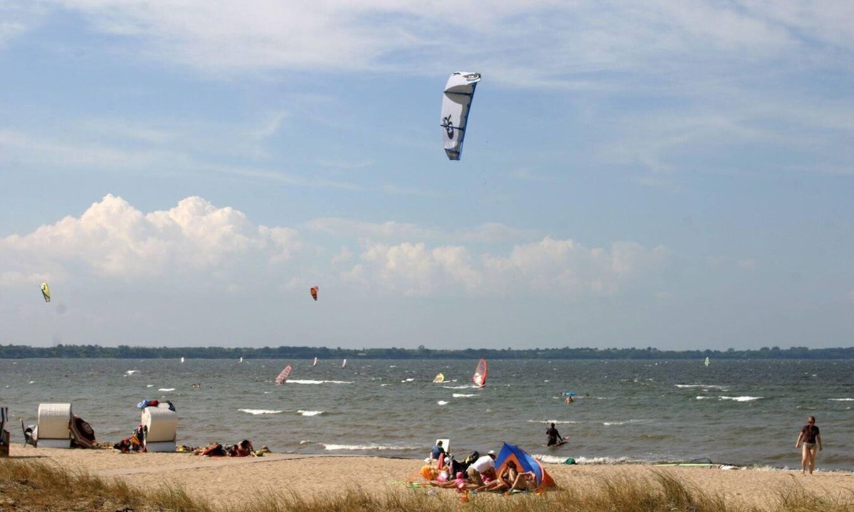 Hohen Wieschendorf Apartment | Apartment Inselblick on the Baltic Sea beach