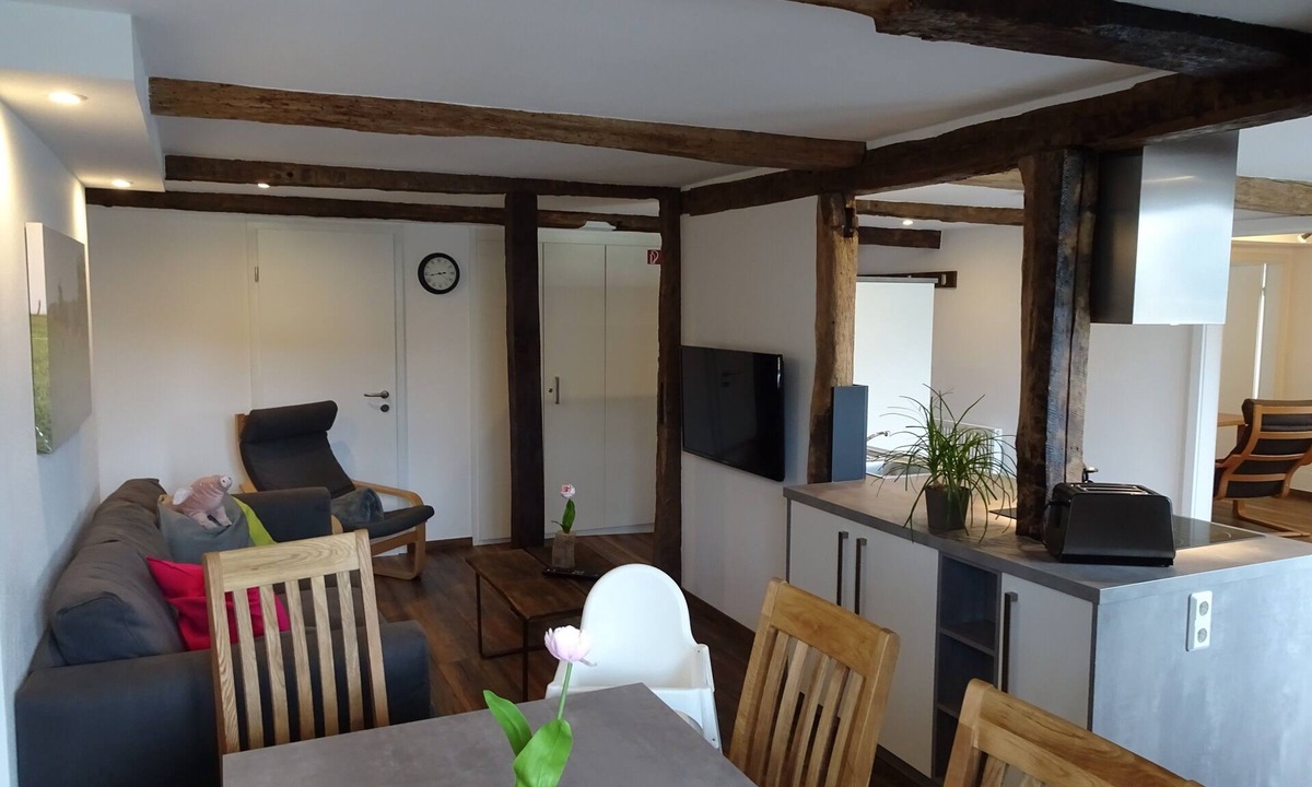 Wildewiese Apartment | Apartment 'Kleeblatt' with Private Terrace, Shared Garden and Wi-Fi