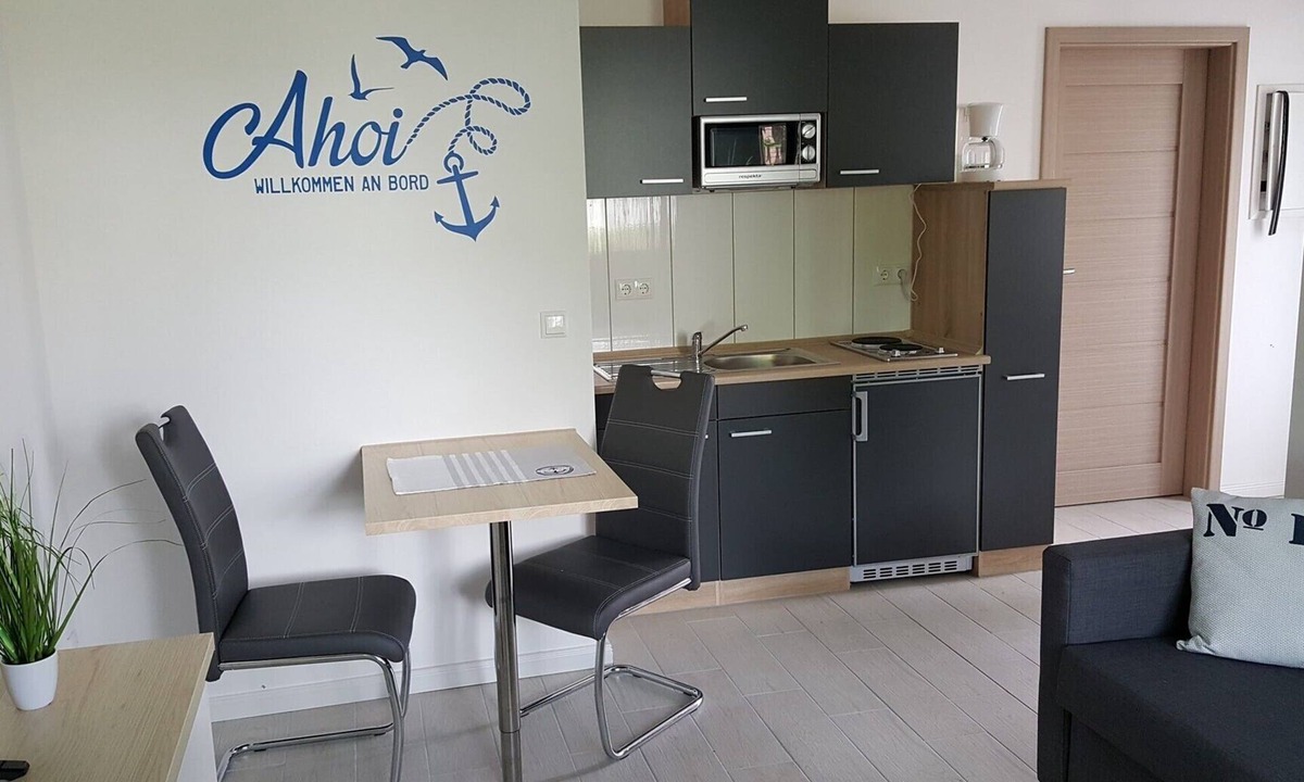 Ueckeritz Apartment | Apartment “Kleine Ecke” with Private Terrace, Garden, and Wi-Fi