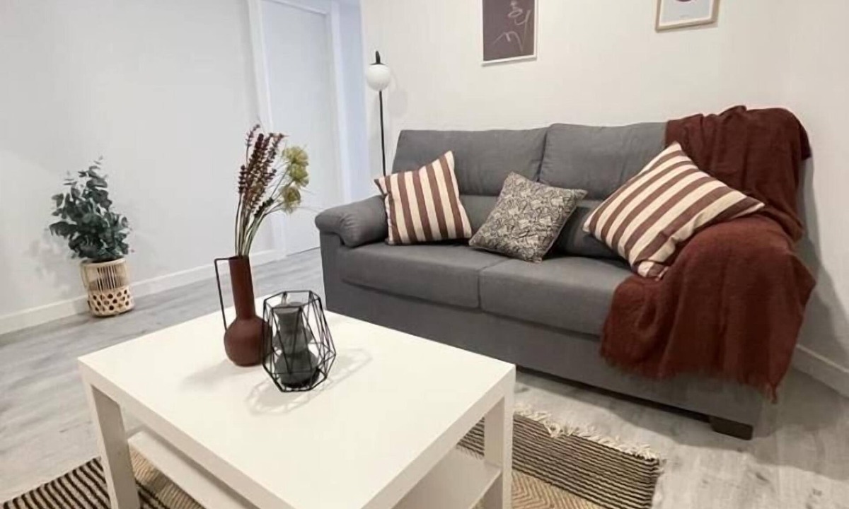 Logrono Apartment | Apartment La Paz, new, wifi & confort by El Rincon