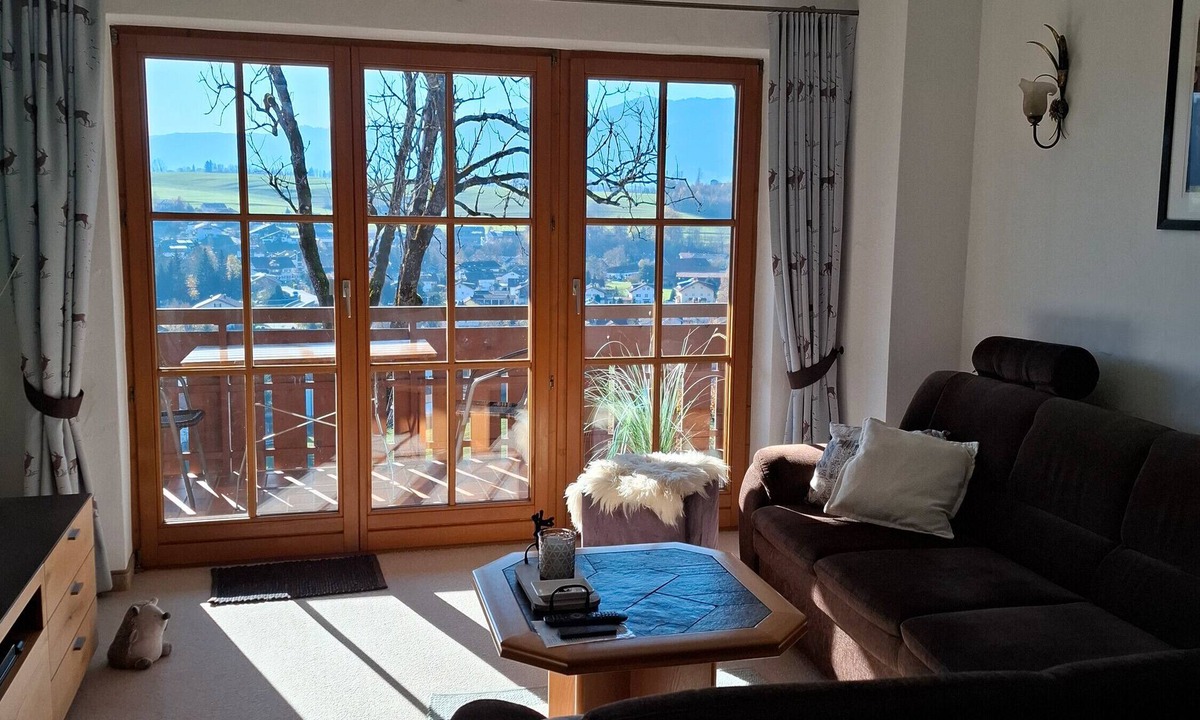 Staig Apartment | Apartment 'Leni' with Balcony and Wi-Fi