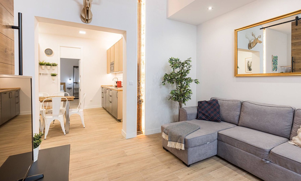 Barrio de La Latina Apartment | Apartment located for up to 8 people, located in La Latina, next to Plaza Mayor