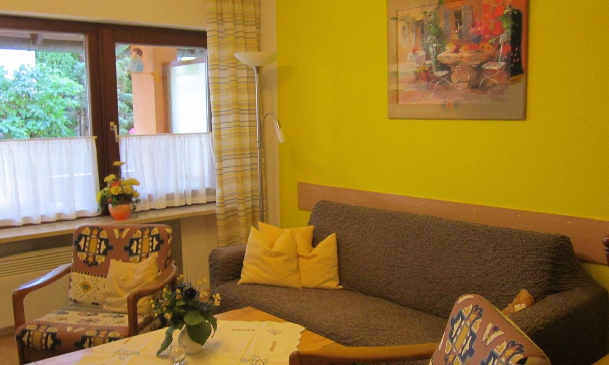 Wasserburg Apartment | Apartment 'Müller Dietrich' with Private Terrace and Shared Garden