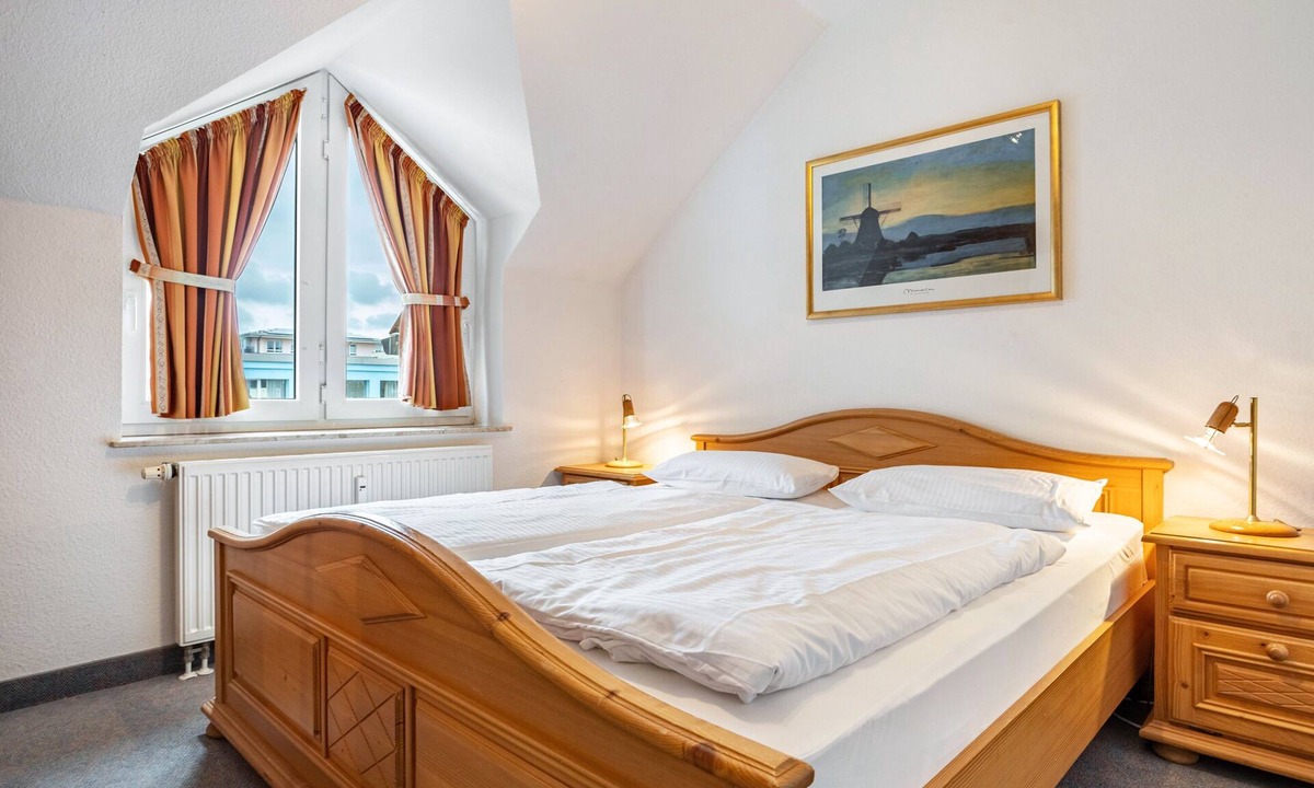 Binz Apartment | Apartment 'Mais. Ringstr. 21, 3. OG Links WE57' with Balcony and Wi-Fi