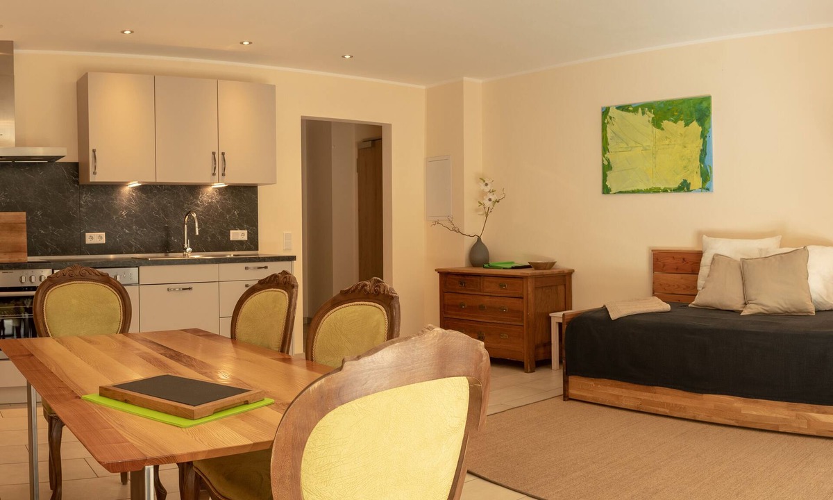 Wessling Apartment | Apartment on the horse farm! Vacation Apartment "Apple"
