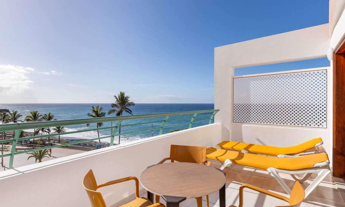 Puerto Naos Apartment | Apartment 'Playa Delphin 302' with Sea View, Balcony and Wi-Fi