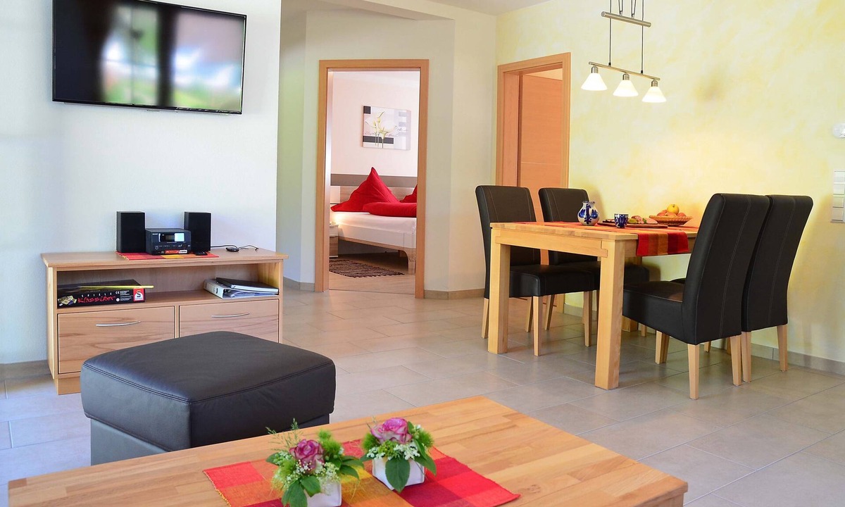 Lahr Apartment | Apartment 'Schwalbennest' with private terrace, shared garden and Wi-Fi