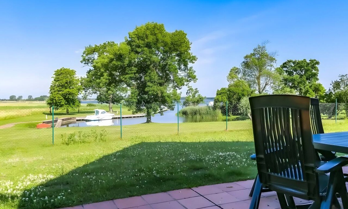 Mellenthin Apartment | Apartment 'Seeterassen' with View of the Achterwasser